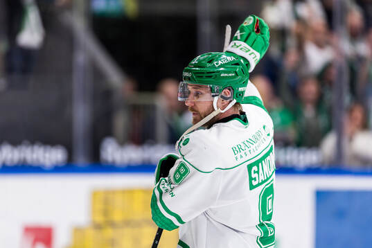 Rögles Linus Sandin jublar