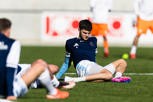 Gefles spelare värmer upp