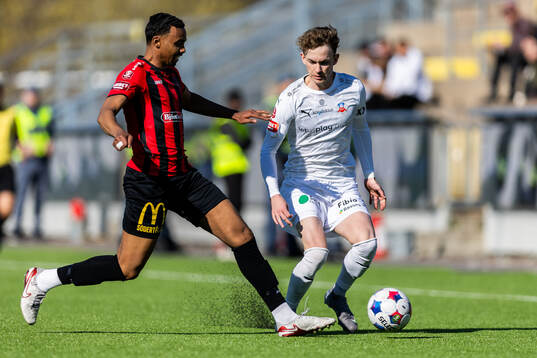 Nordic United FCs Liiban Abdirahman Abadid och Helsingborgs