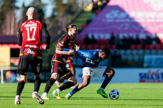 Östersunds Ali Suljic och Norrbys Azeez Temitope Yusuf