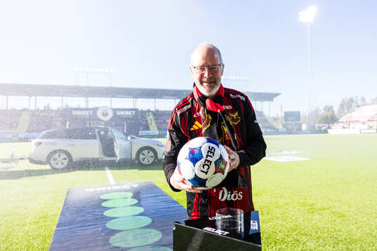 Lasse Landin lönnar matchbollen
