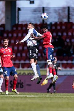 Örebros Ahmed Yasin och Östers Raymond Adjei