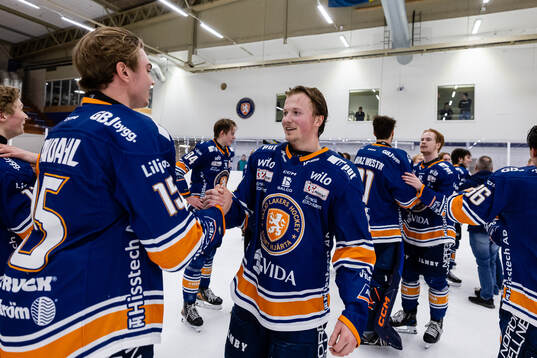 Växjös spelare jublar