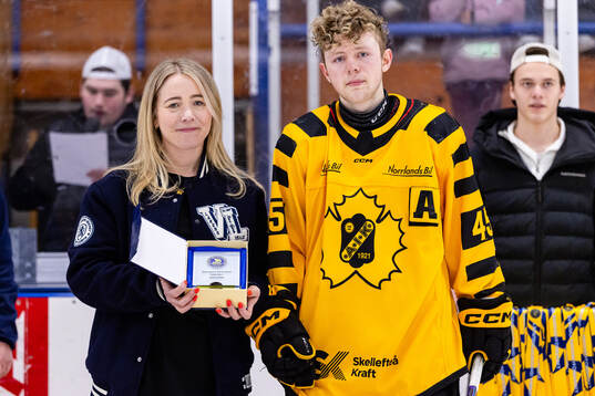 Växjös ordförande delar ut pris till säsongen bästa