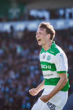 Västerås Mikkel Ladefoged jublar