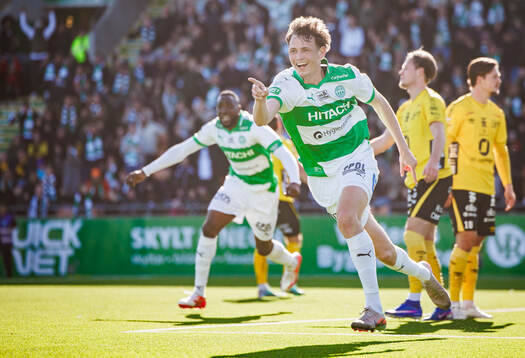 Västerås Mikkel Ladefoged jublar