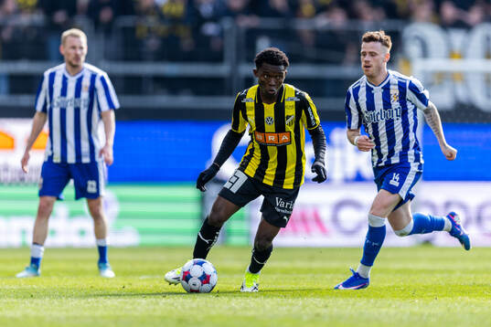 Häckens Abdoulaye Doumbia och IFK Göteborgs Tobias Heintz