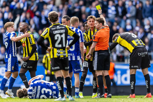 Häckens Silas Andersen tilldelas en varning