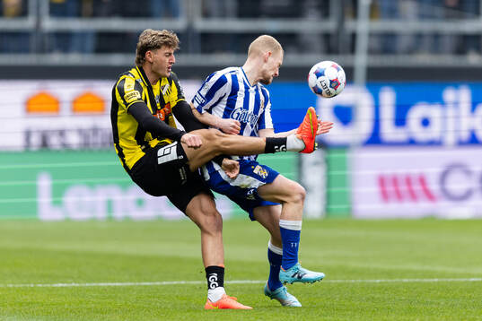 Häckens Silas Andersen och IFK Göteborgs Adam Bergmark