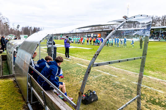 IFK Norrköpings spelare pod avbytarbänken