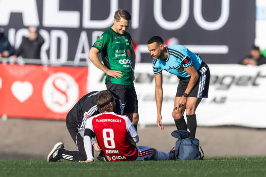 Sandvikens IFs Karl Bohm får vård