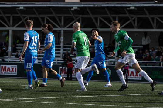 Brages Anton Lundin jublar