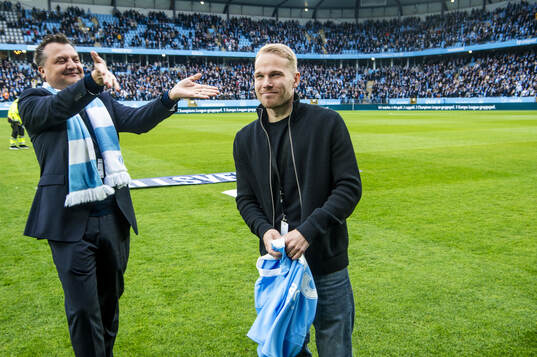 Malmö FFs ordförande Zlatko Rihter tackar av Oscar Lewicki