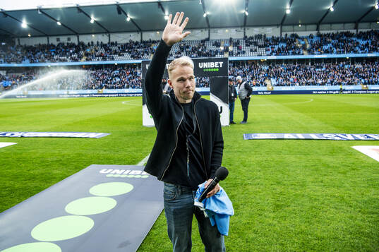 Malmö FF tackar av Oscar Lewicki
