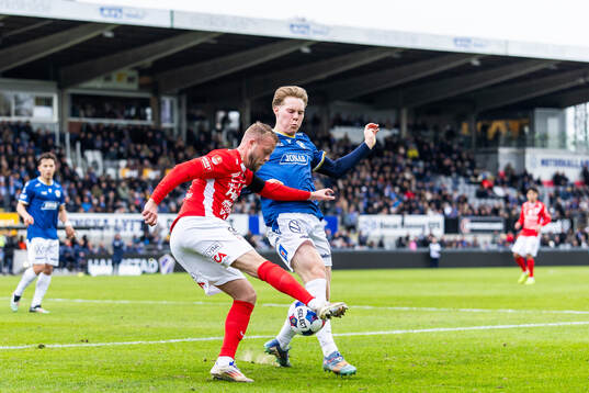 Degerfors Daniel Sundgren och Halmstads Malte Persson