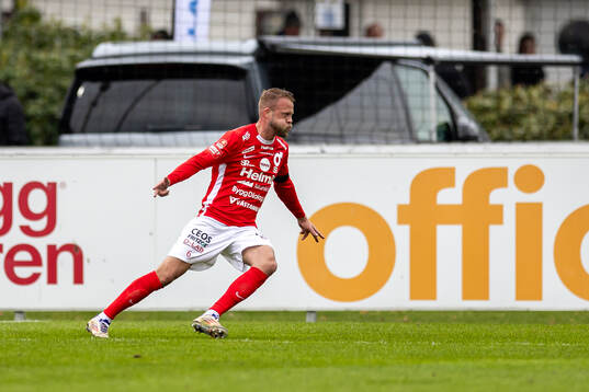 Degerfors Daniel Sundgren jublar