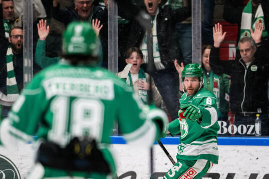 Rögles Linus Sandin jublar