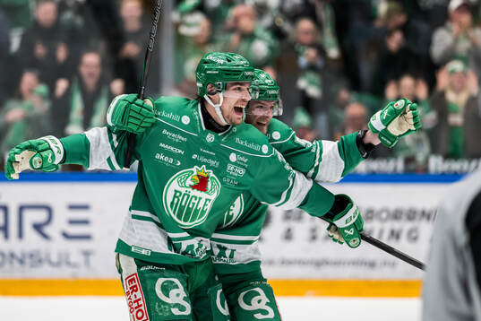 Rögles Albin Sundsvik och Calle Själin jublar