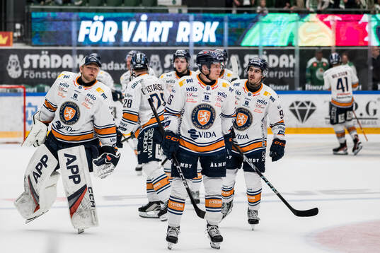 Växjös spelare jublar