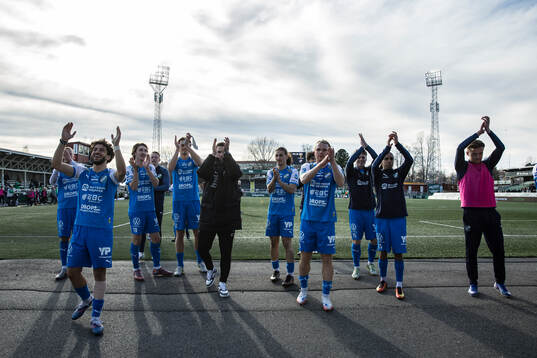 Oddevolds spelarna jublar