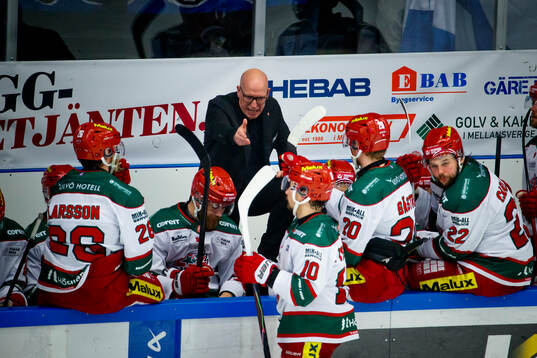 Modos huvudtränare Fredrik Andersson