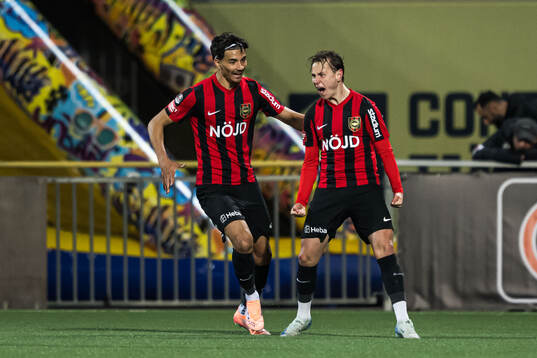 Brommapojkarnas Alex Timossi Andersson jublar