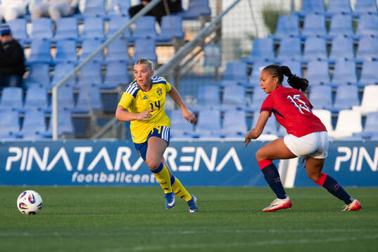 Matilda Nildén of Sweden and Josefine Birkelund of Norway
