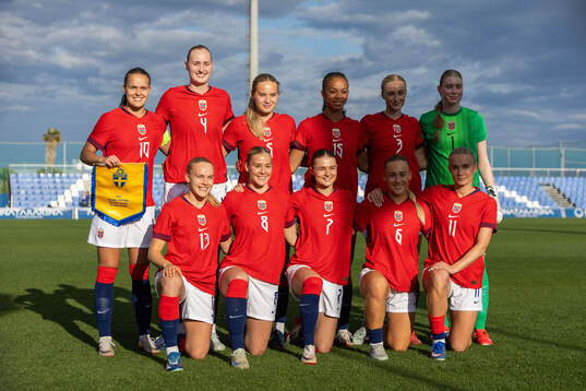 Iris Omarsdottir, Emilie Bragstad, Oda Johansen, Josefine