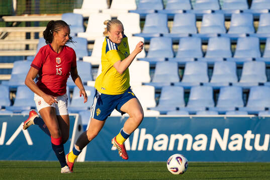 Josefine Birkelund of Norway and Wilma Leidhammar of Sweden