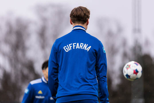 Sundsvalls spelare värmar upp