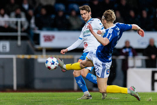 IFK Värnamos Carl Johansson och GIF Sundsvalls Malte Hallin