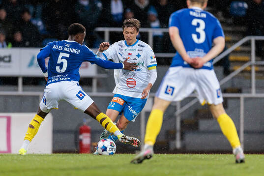 GIF Sundsvalls Alieu Atlee Manneh och IFK Värnamos Simon