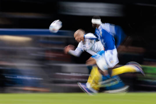 IFK Värnamos Douglas Bergqvist och GIF Sundsvalls Suwaibou