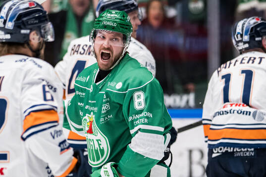 Rögles Linus Sandin jublar