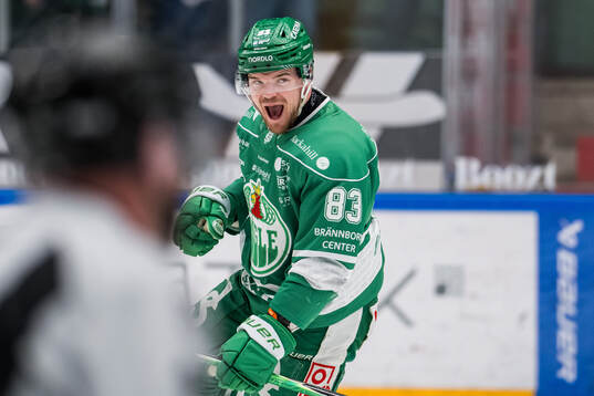 Rögles Karson Kuhlman jublar vid 2-0