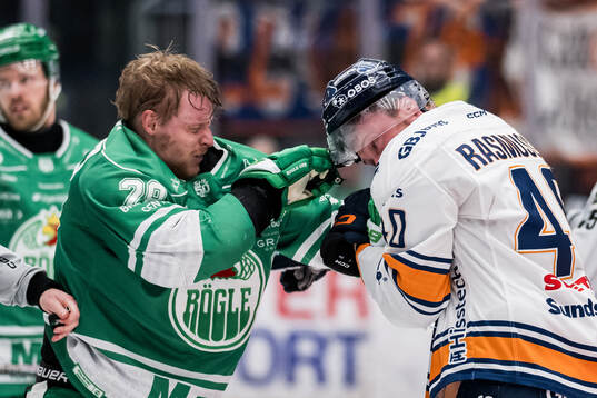 Rögles Anton Bengtsson och Växjös Dennis Rasmussen