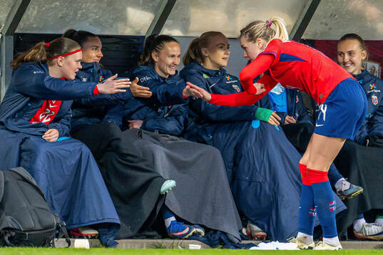 Signe Gaupset, Vilde Bøe Risa, Caroline Graham Hansen and