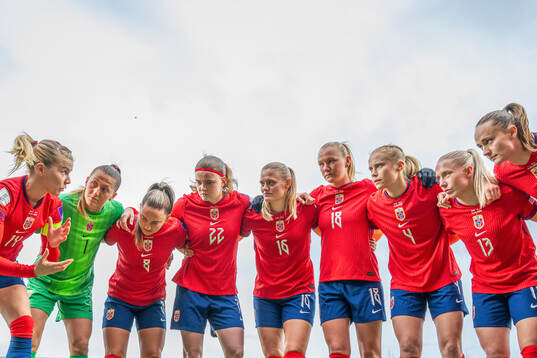 Bla gjennom flere bilder av Football, FIFA Women's World Cup Qualifier, Norway - Slovenia