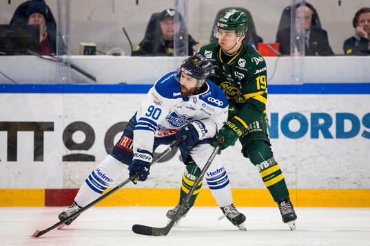 Karlskogas Rikard Olsén och Björklövens Liam Dower