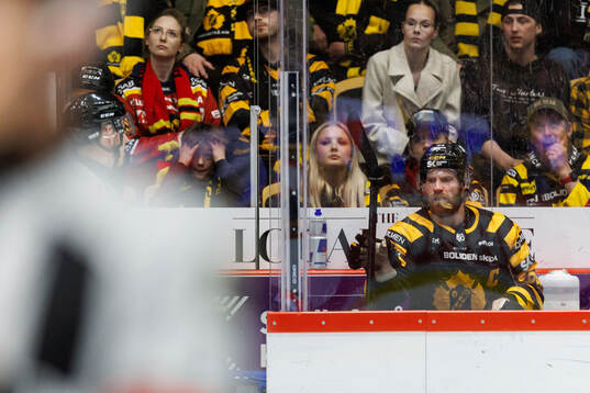 Skellefteås Oscar Lindberg  i utvisningsbåset