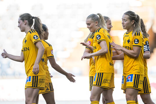 IFK Norrköpings Beatrice Persson jublar