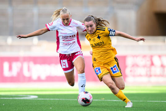 IK Uppsalas Saga Fredgren och IFK Norrköpings Carrie Jones