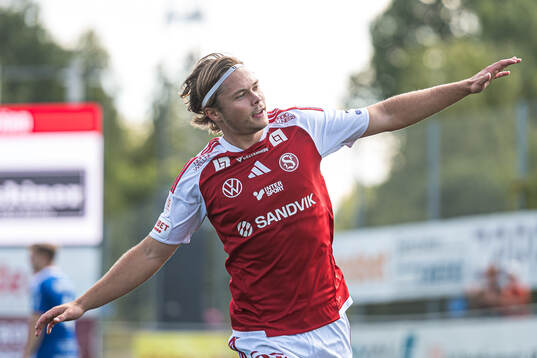 Bla gjennom flere bilder av Fotboll, Superettan, Sandviken - GIF Sundsvall