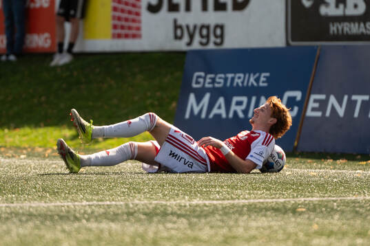 Sandvikens Alan Carleton jublar