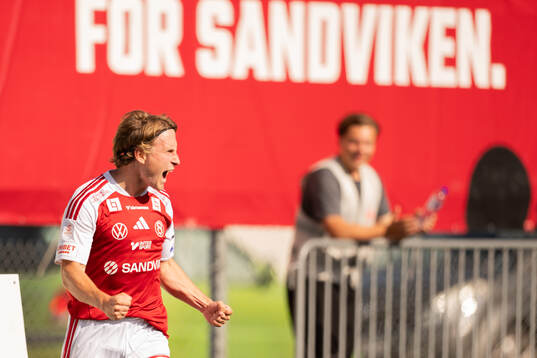 Sandvikens Victor Backman jublar