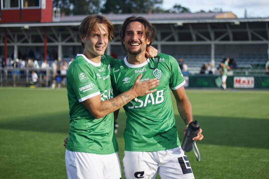 Brages Tobias Stagaard och Filip Trpcevski jublar