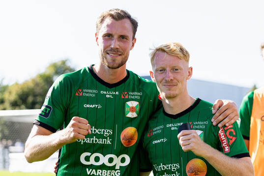 Varbergs Niklas Dahlström och Wilhelm Ärlig jublar