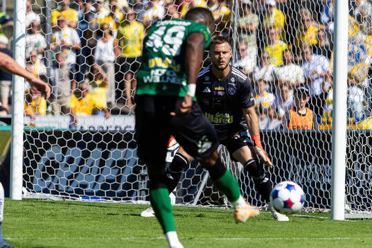 Falkenbergs målvakt Anton Andersson