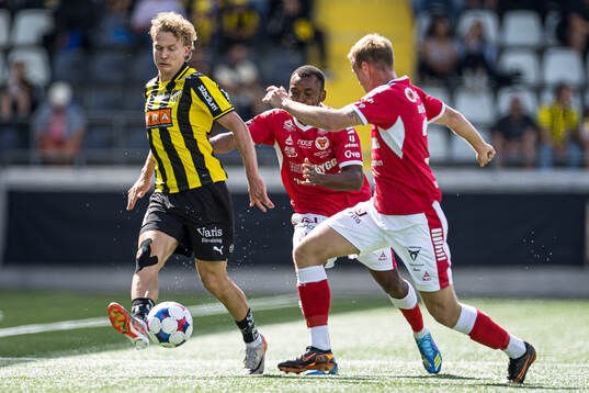 Häckens Simen Hestnes och Kalmars Abdussalam Magashy och