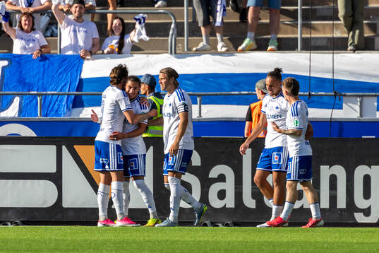 IFK Norrköpings Elias Jemal jublar med lagkamrater